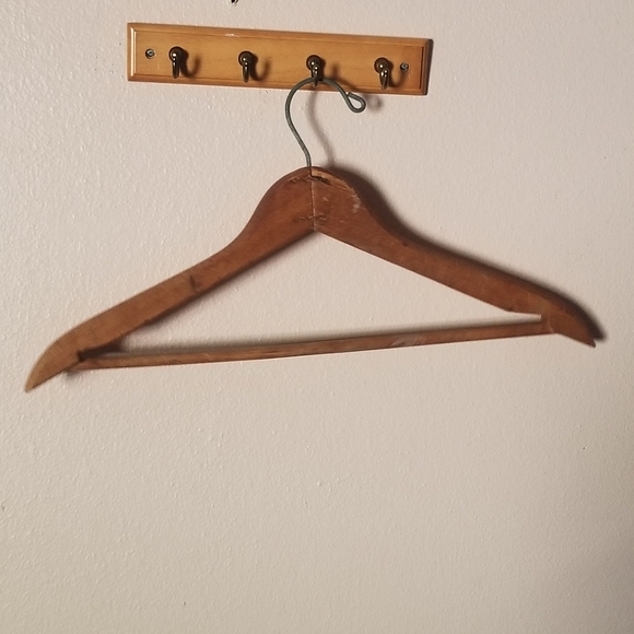 VINTAGE WOODEN Brooklyn Clothes Hanger - Picture 8 of 9
